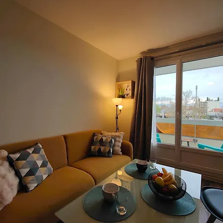 Belle Vue Des Erables - Balcon Et Gare