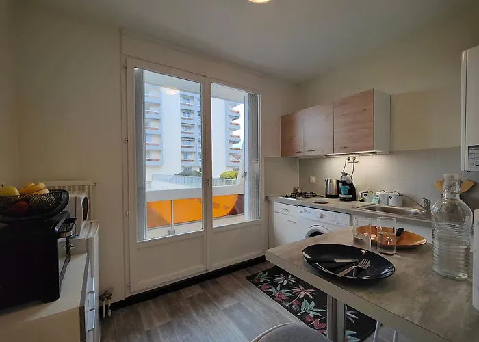 Belle Vue Des Erables - Balcon Et Gare Виши