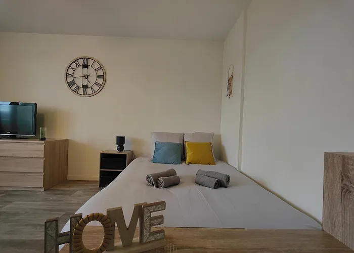 Belle Vue Des Erables - Balcon Et Gare *