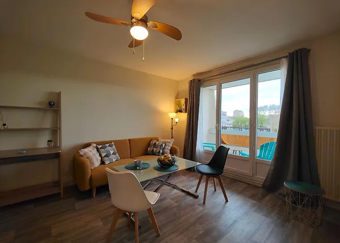 Belle Vue Des Erables - Balcon Et Gare Виши